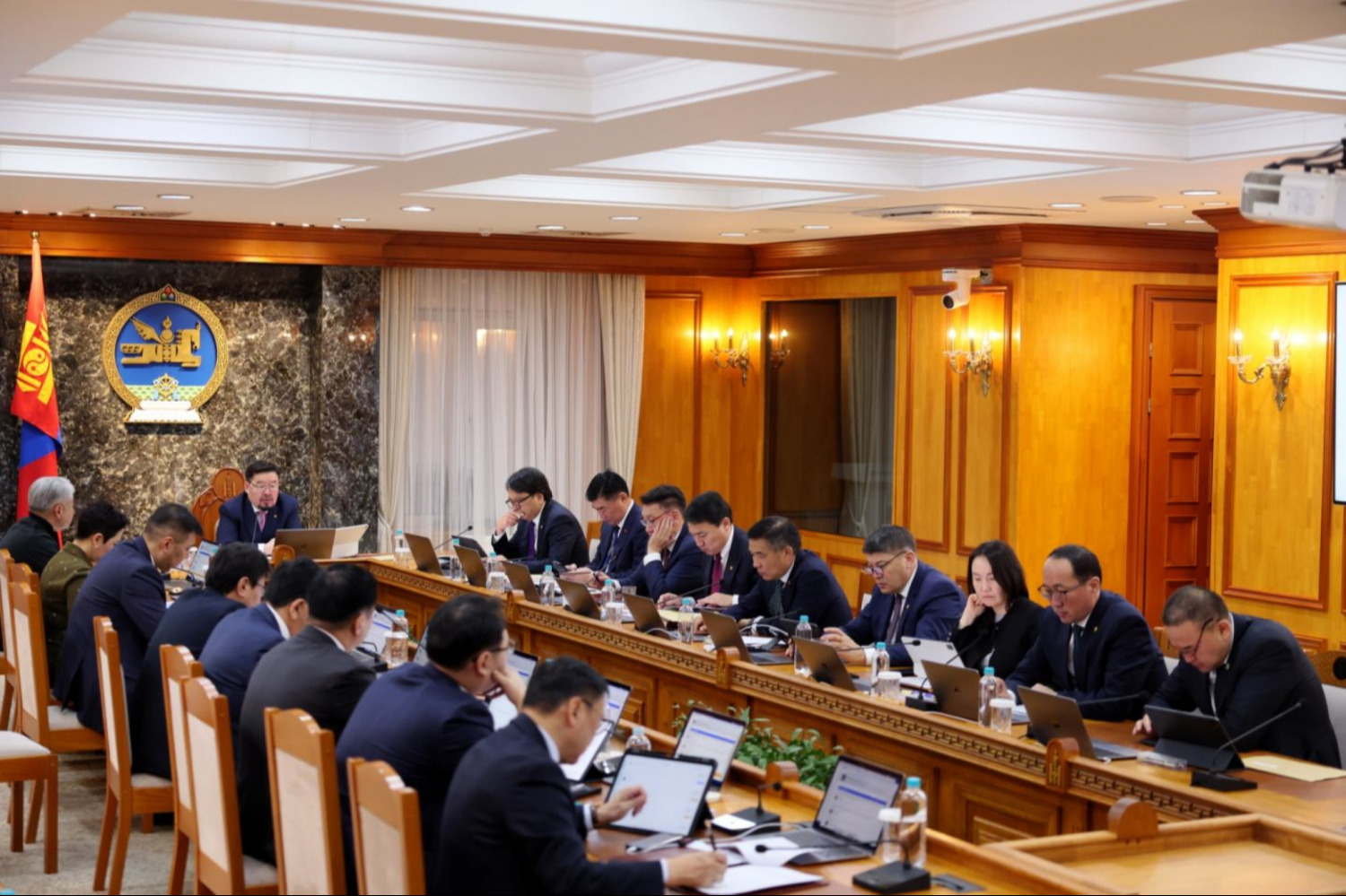 Төрийн өмчит зарим компанийн удирдлагуудад хариуцлага тооцохыг чиглэл болголоо